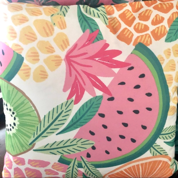 Aloha ๐ฅ๐๐๐New! Tropical Fruit Complete Pillow - Picture 2 of 4